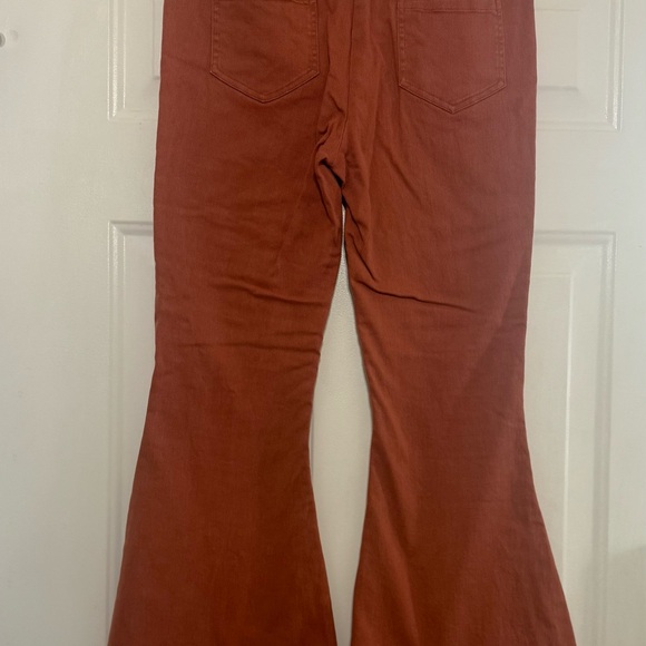 1 4 3 Story by Lineup Size Large Rust Flared Jeans - Picture 4 of 8